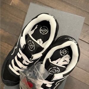 New balance women rugged 574 black size 8 NWT